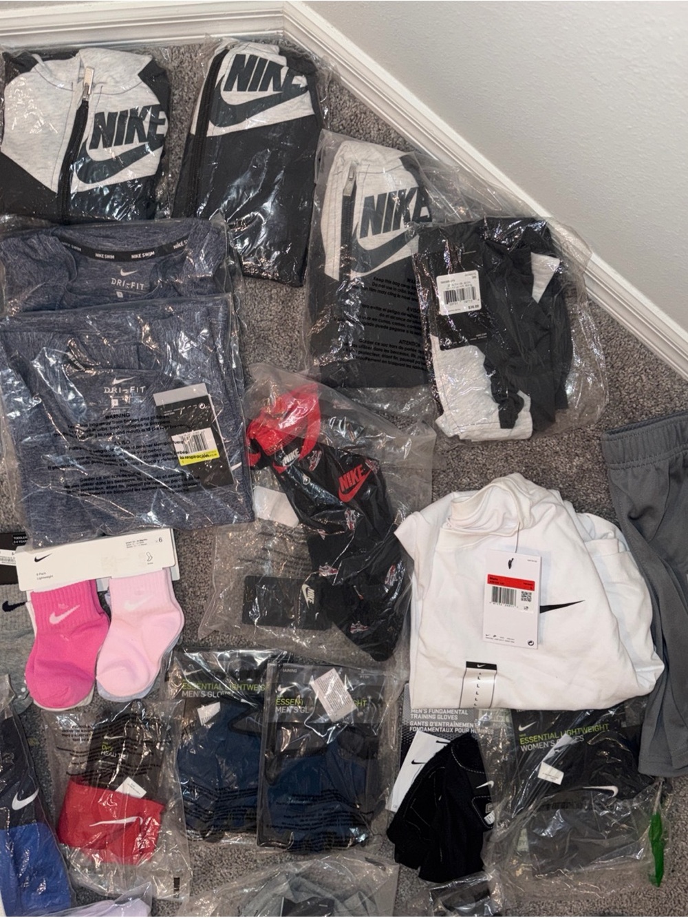 Nike Reseller Bundle. All ages and sizes. - Picture 7 of 10